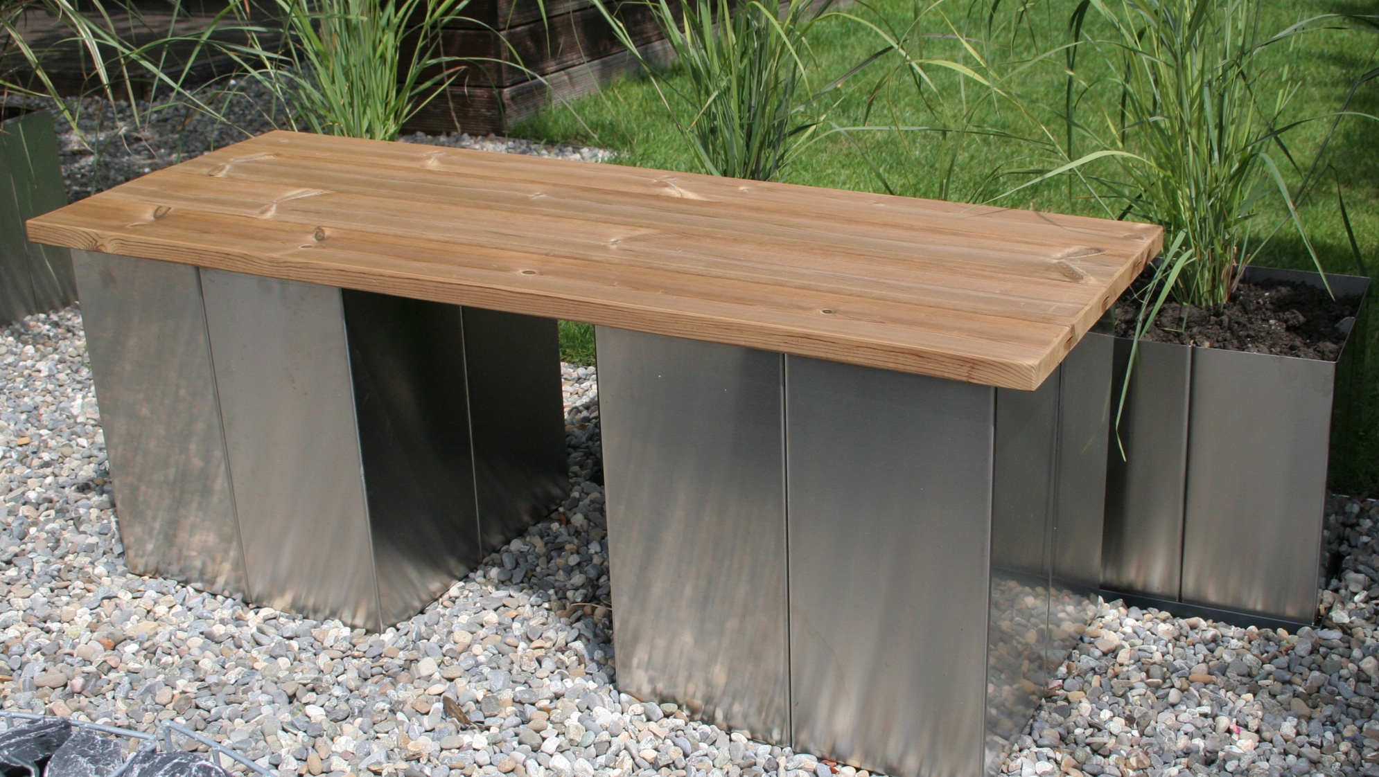 garten-bank-ohne-rcken-lehne-edelstahl-kiefer-metall-holz-design-sitzgelegenheit-modern-outdoor-indoor2