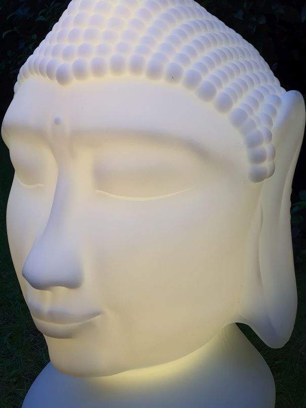 buddha-leuchte-gartenlampe-zen-goa-led-wei-rgb4-web